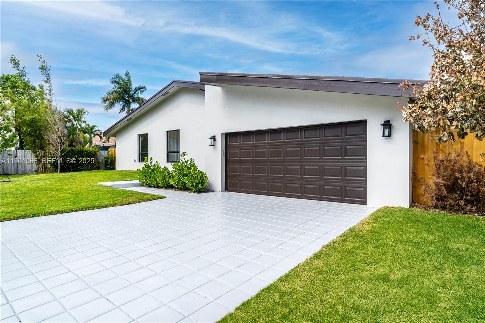 842 W Coco Plum Circle