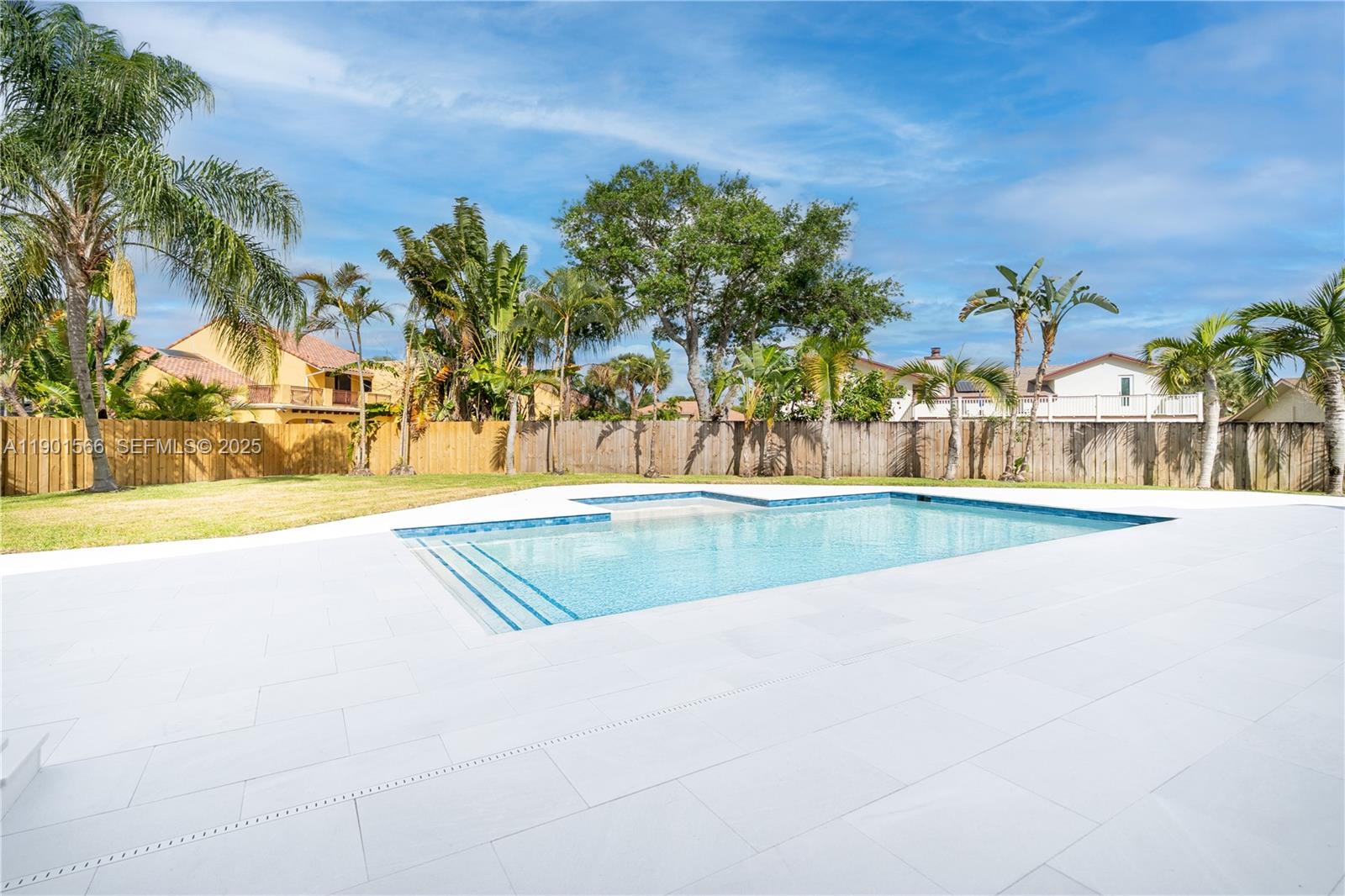 842 W Coco Plum Circle