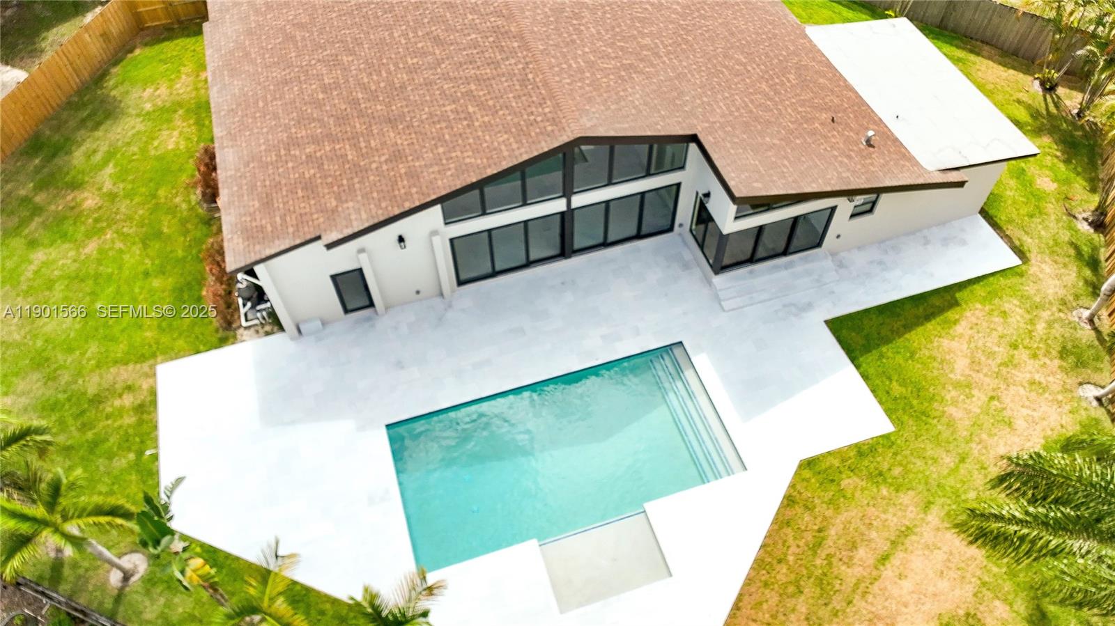 842 W Coco Plum Circle