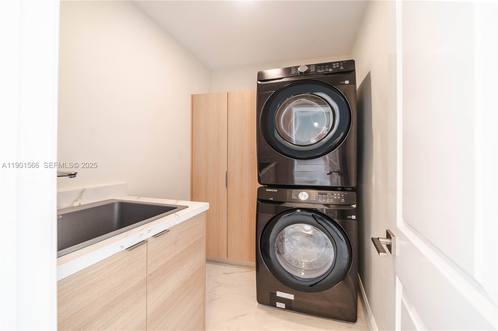 842 W Coco Plum Circle