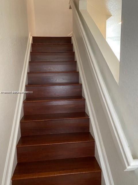 8706 NW 38th Drive