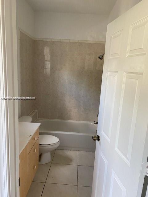 8706 NW 38th Drive