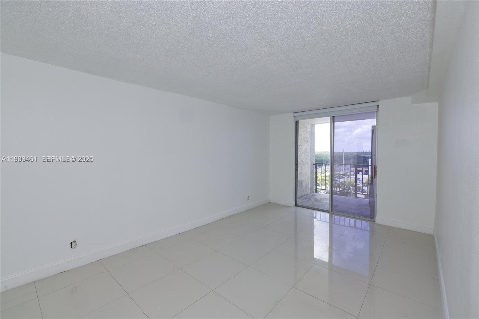 2903 N Miami Beach Boulevard
