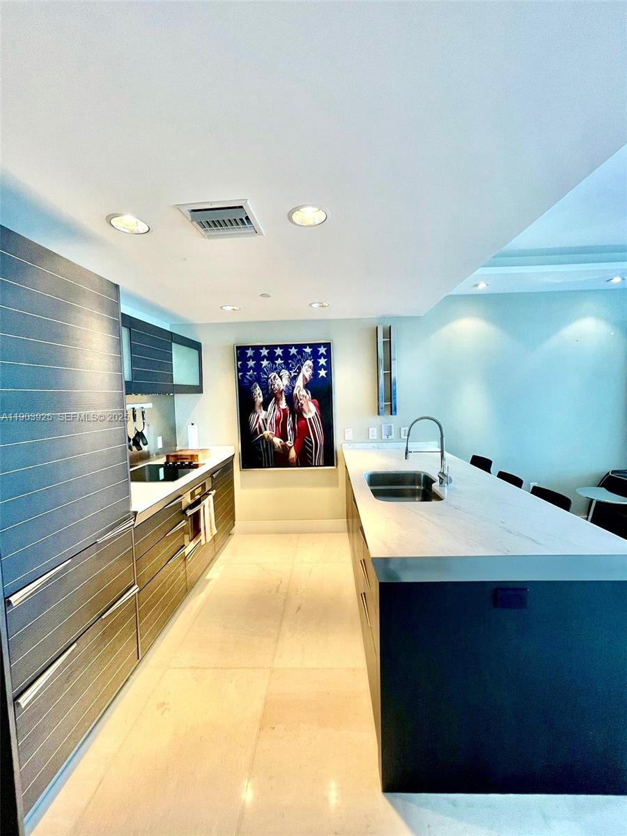 200 Biscayne Boulevard Way