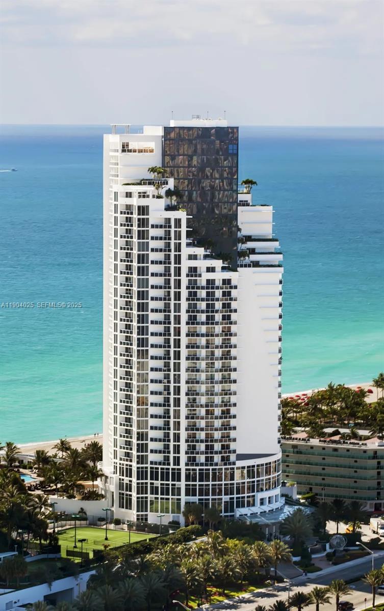 18001 Collins Avenue