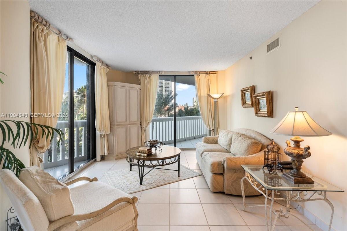 2000 Island Boulevard