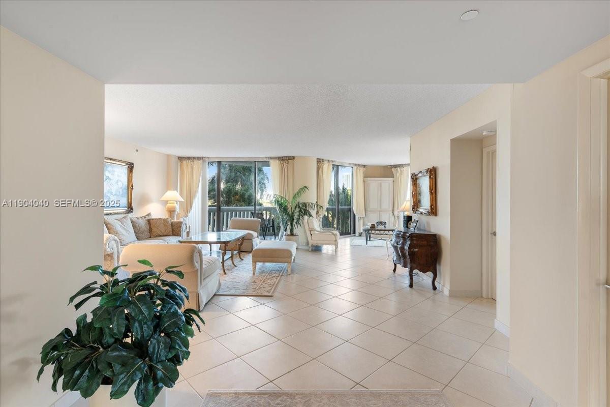 2000 Island Boulevard