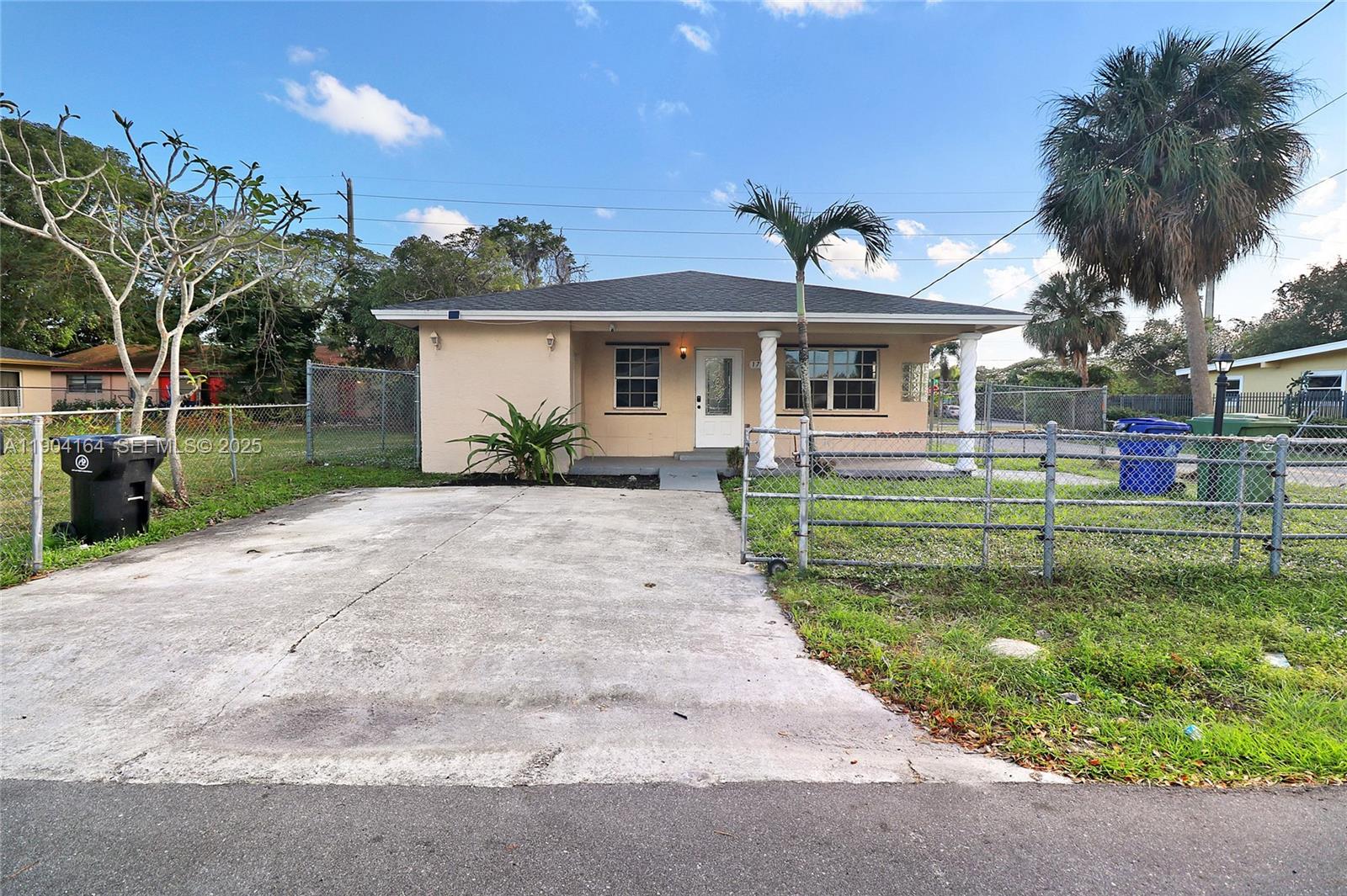 1722 NW 8th Court gallery image #2