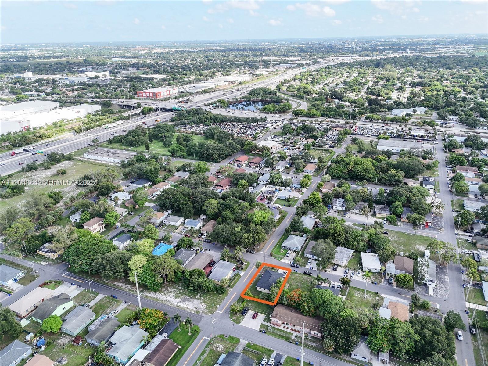 1722 NW 8th Court gallery image #31