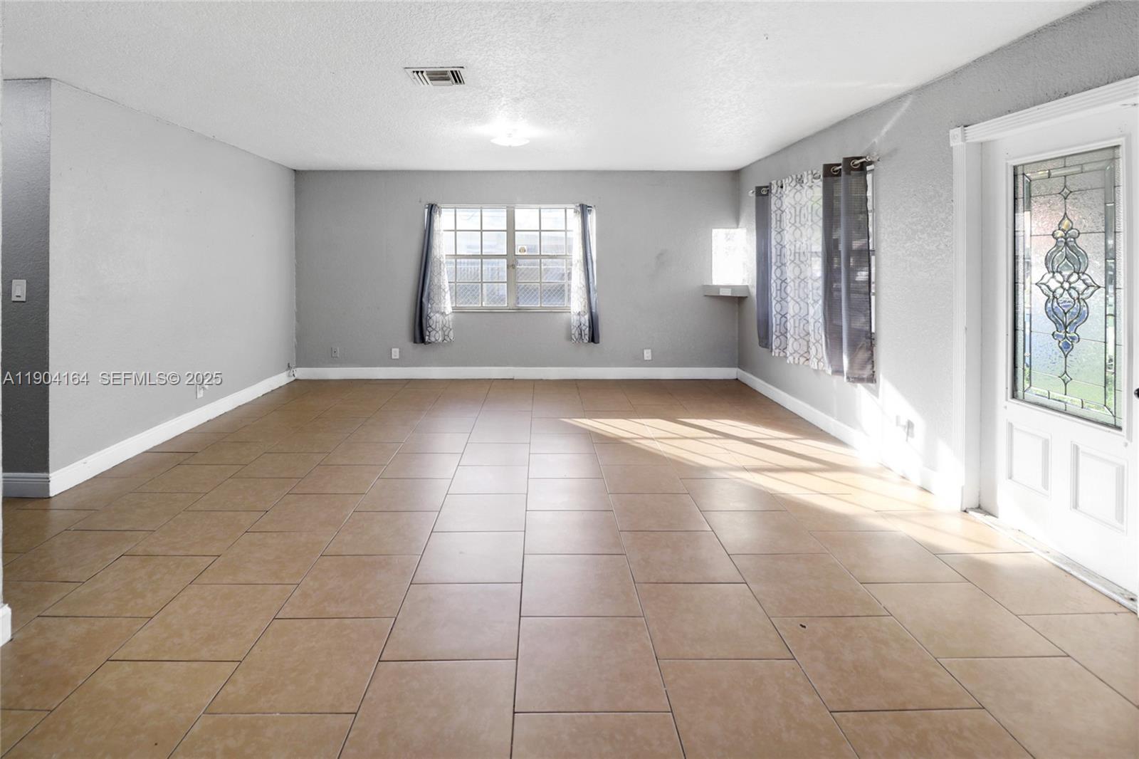 1722 NW 8th Court gallery image #7
