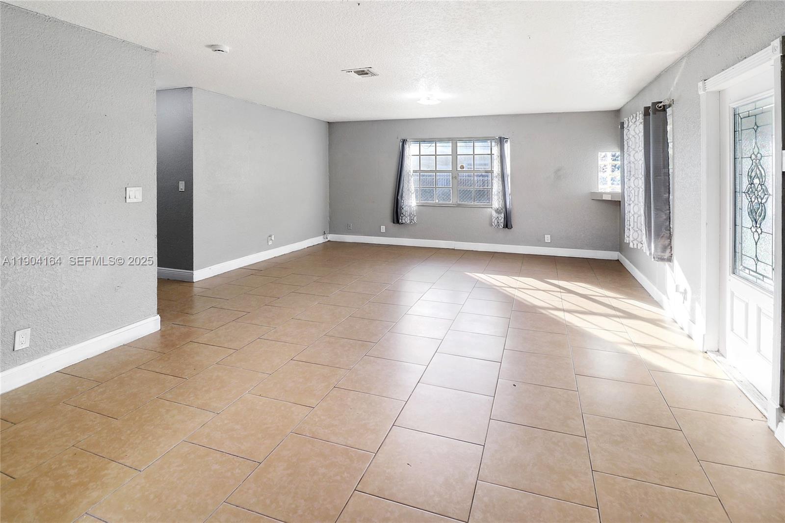1722 NW 8th Court gallery image #9