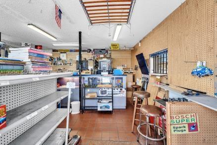 2112 NW 36th Street