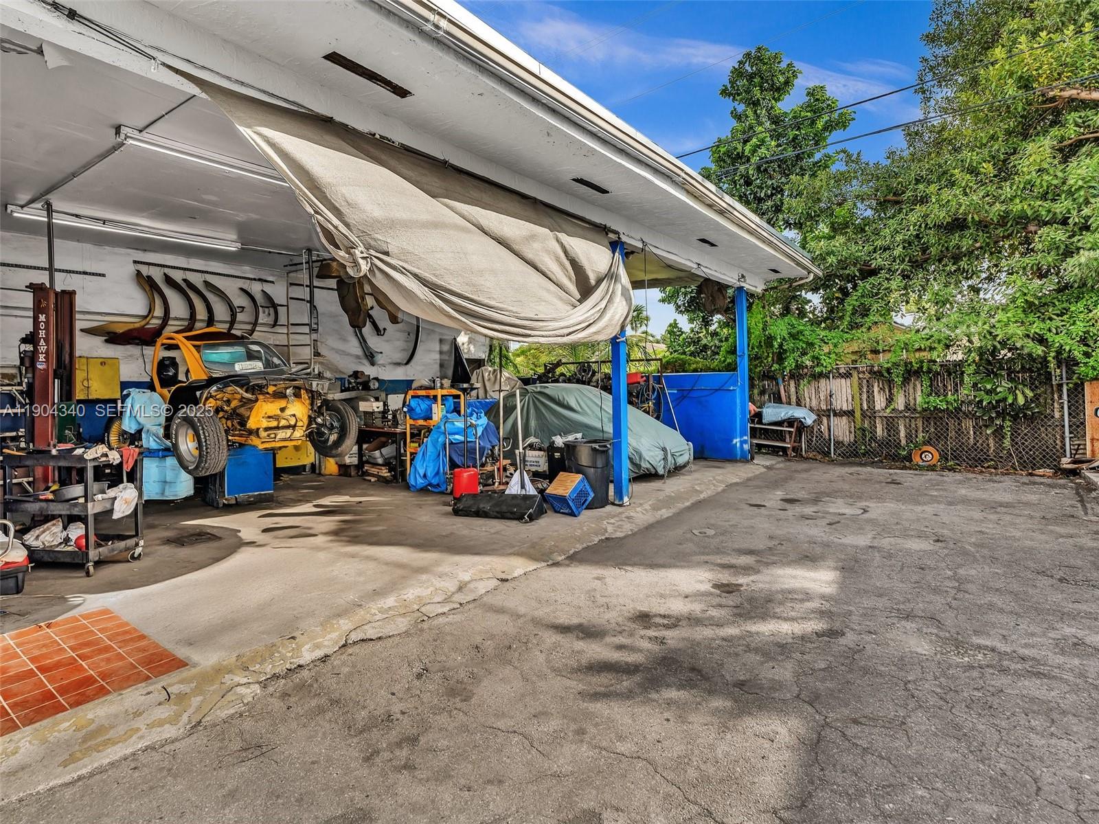2112 NW 36th Street
