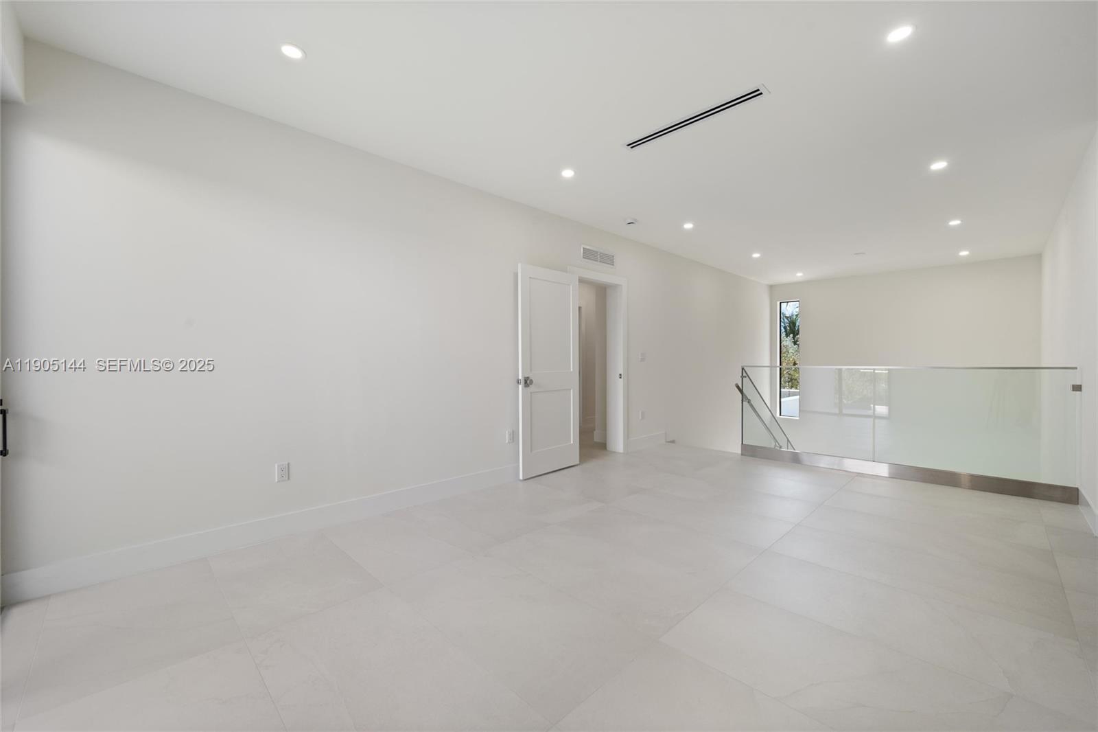 2127 SW 11th Terrace