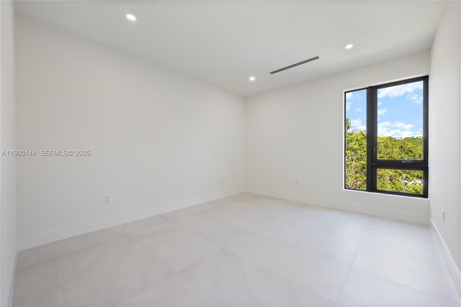 2127 SW 11th Terrace