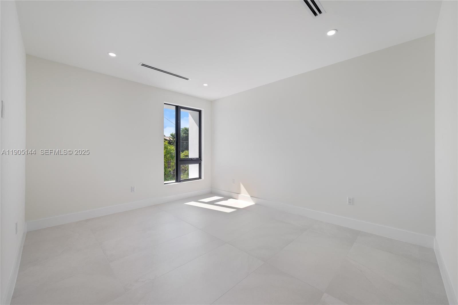 2127 SW 11th Terrace