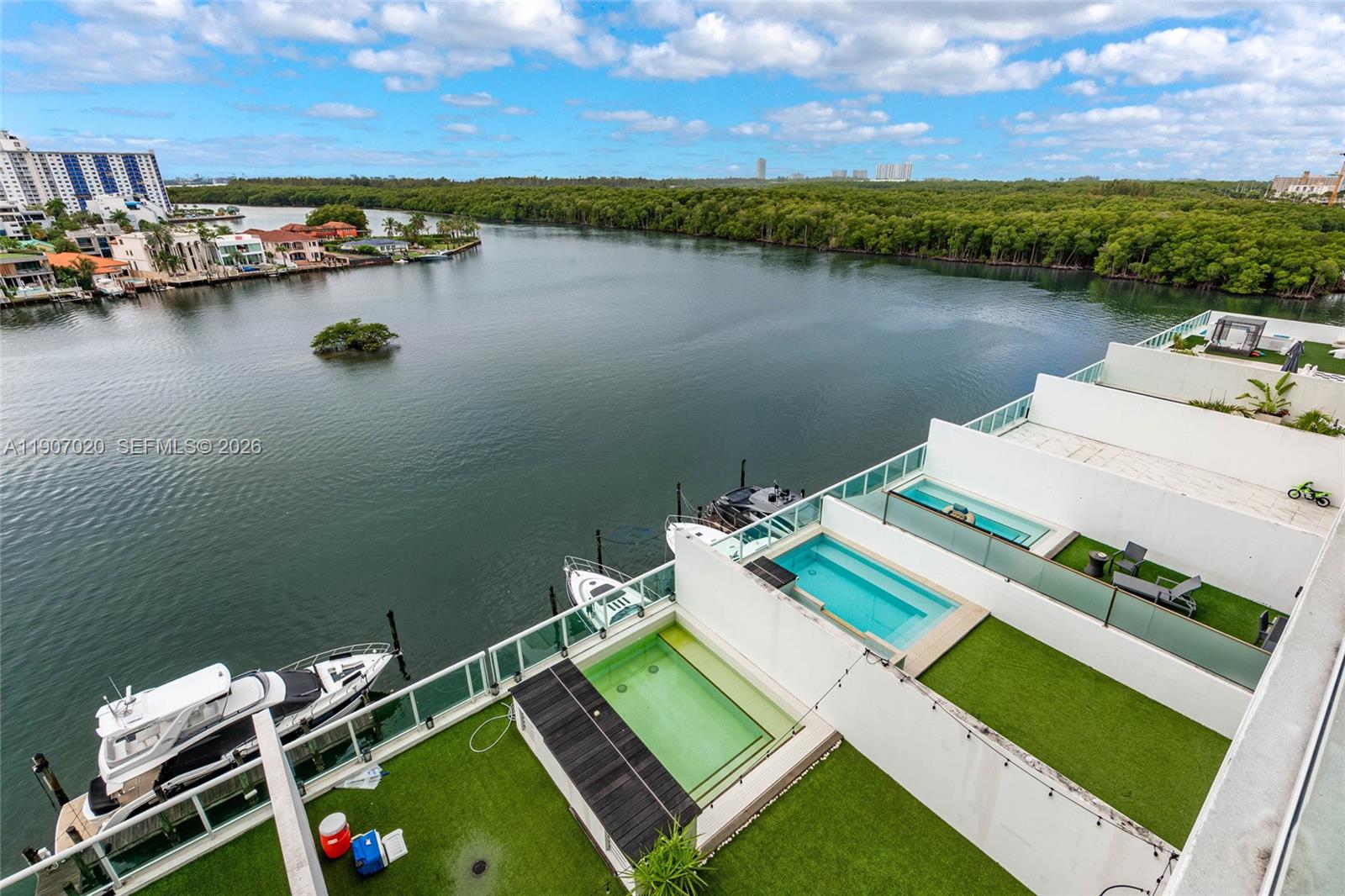 400 Sunny Isles Boulevard