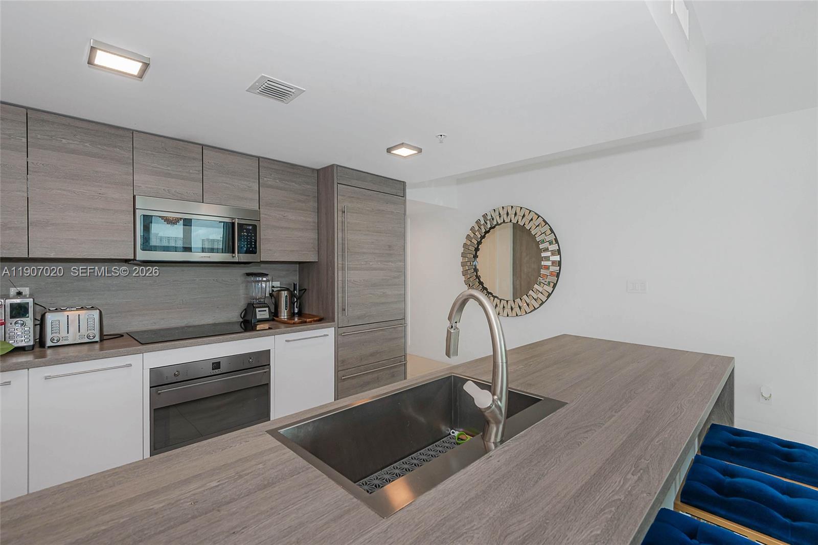 400 Sunny Isles Boulevard