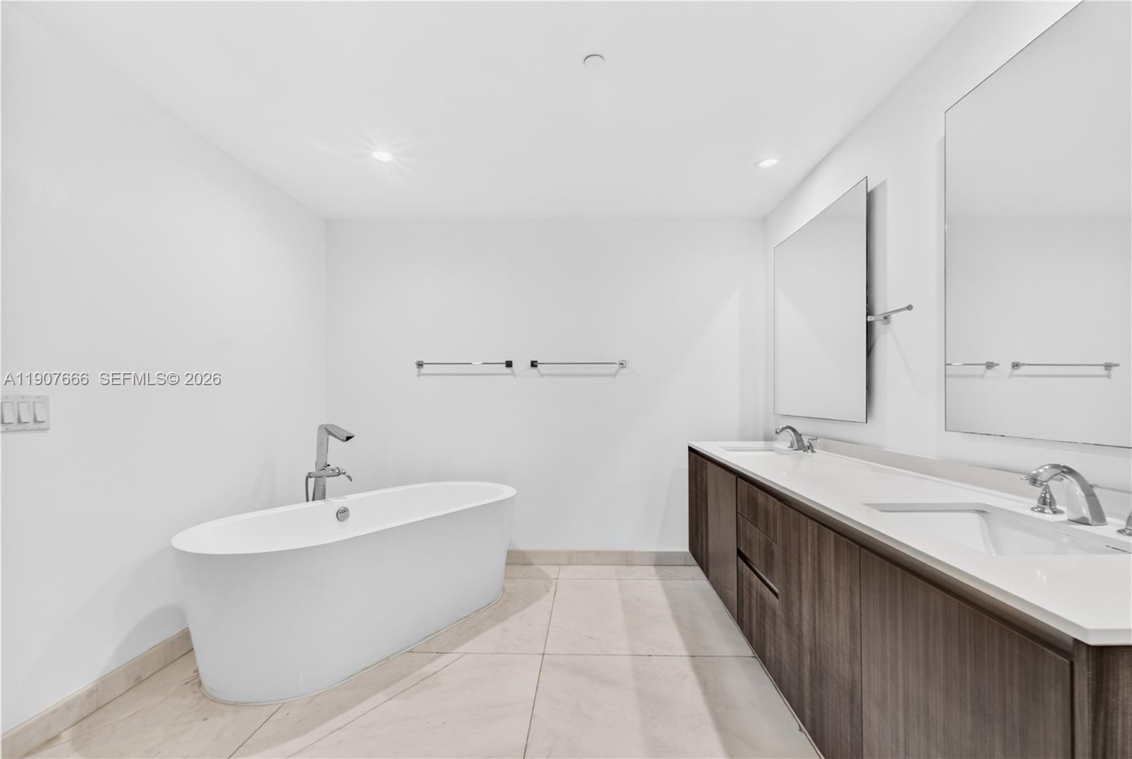 488 NE 18th Street