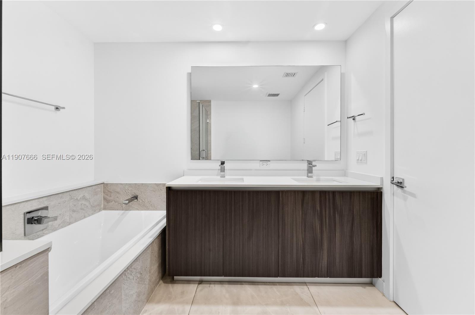 488 NE 18th Street