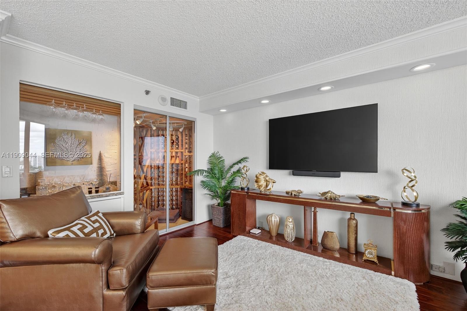 3000 Island Boulevard