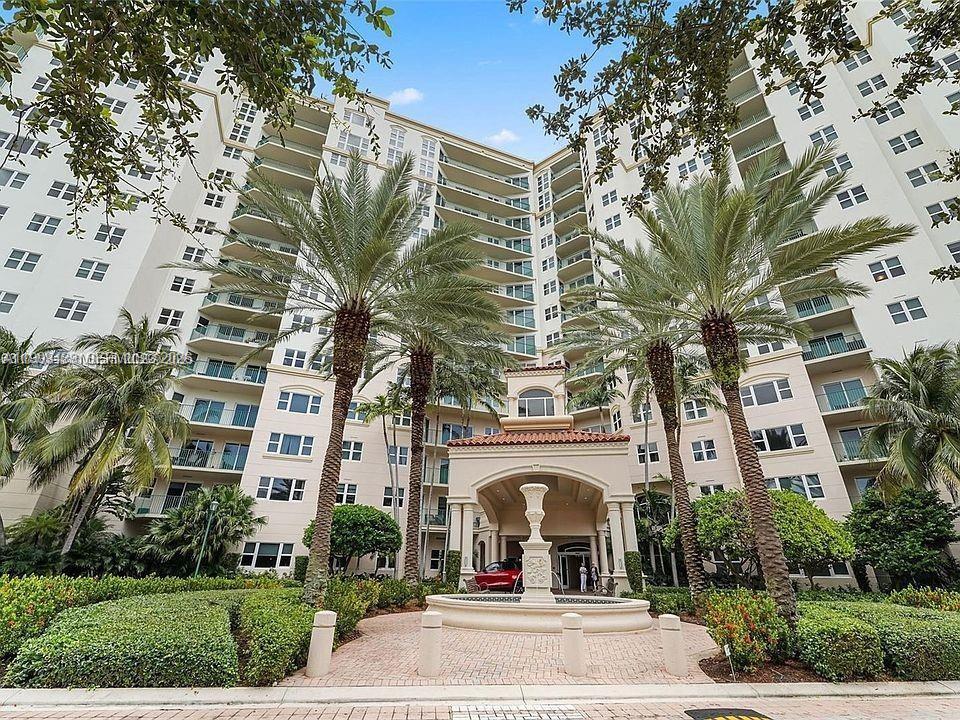 19900 E Country Club Drive