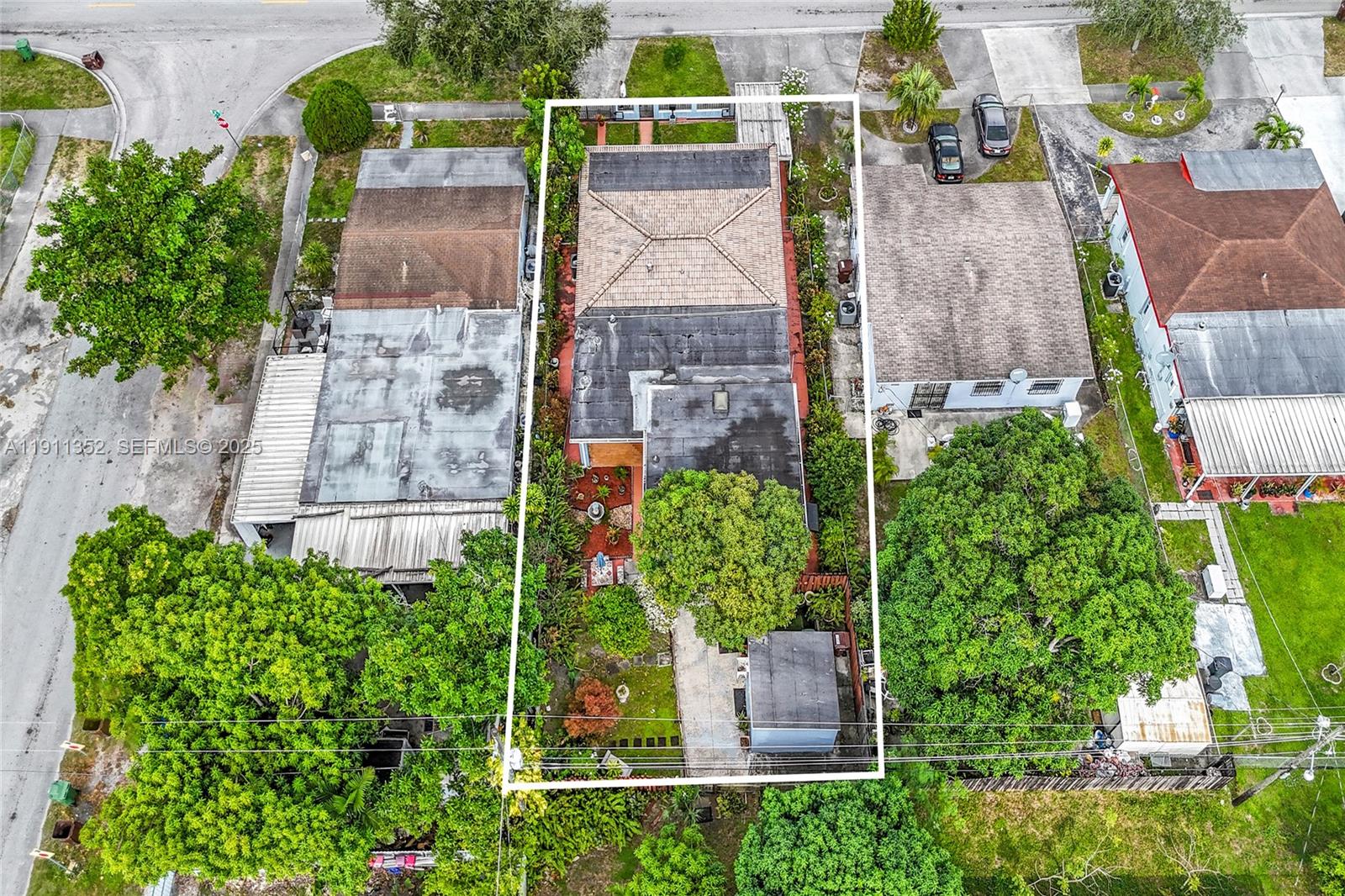682 W 37th Street