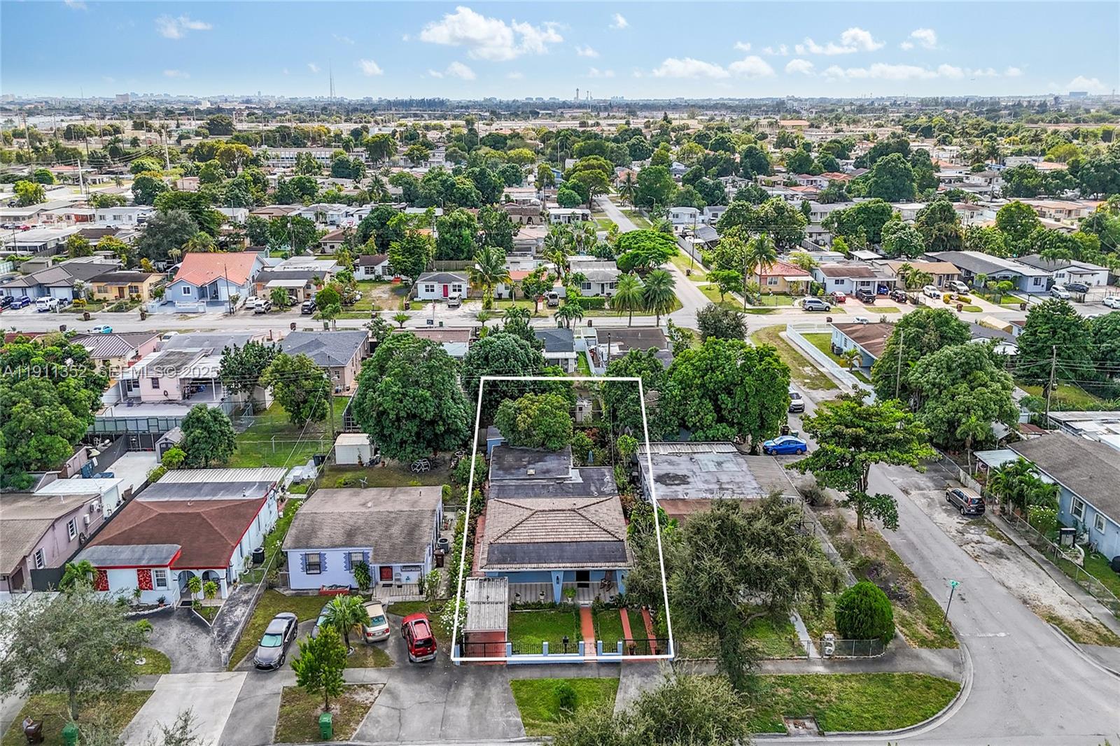 682 W 37th Street