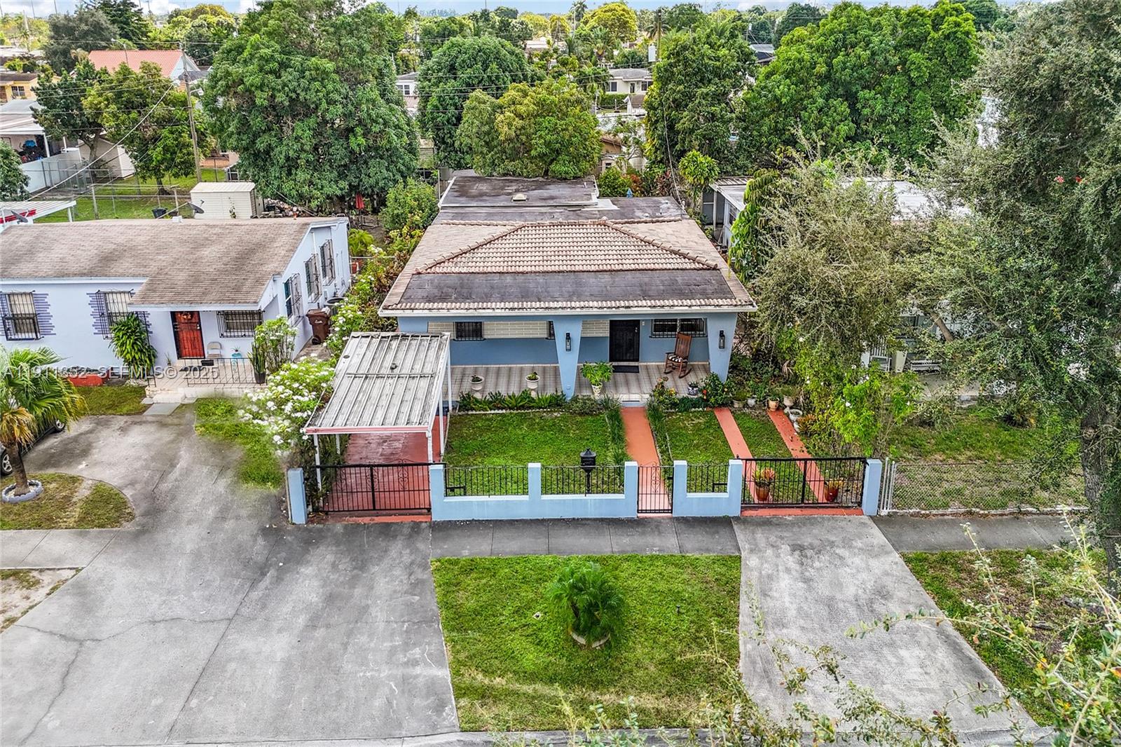 682 W 37th Street