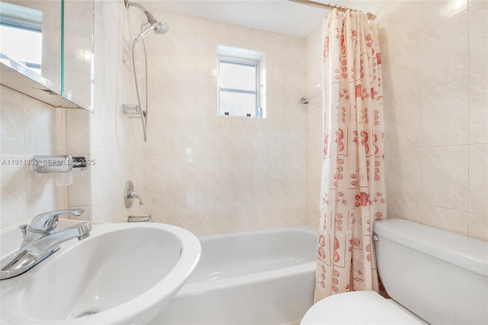 682 W 37th Street