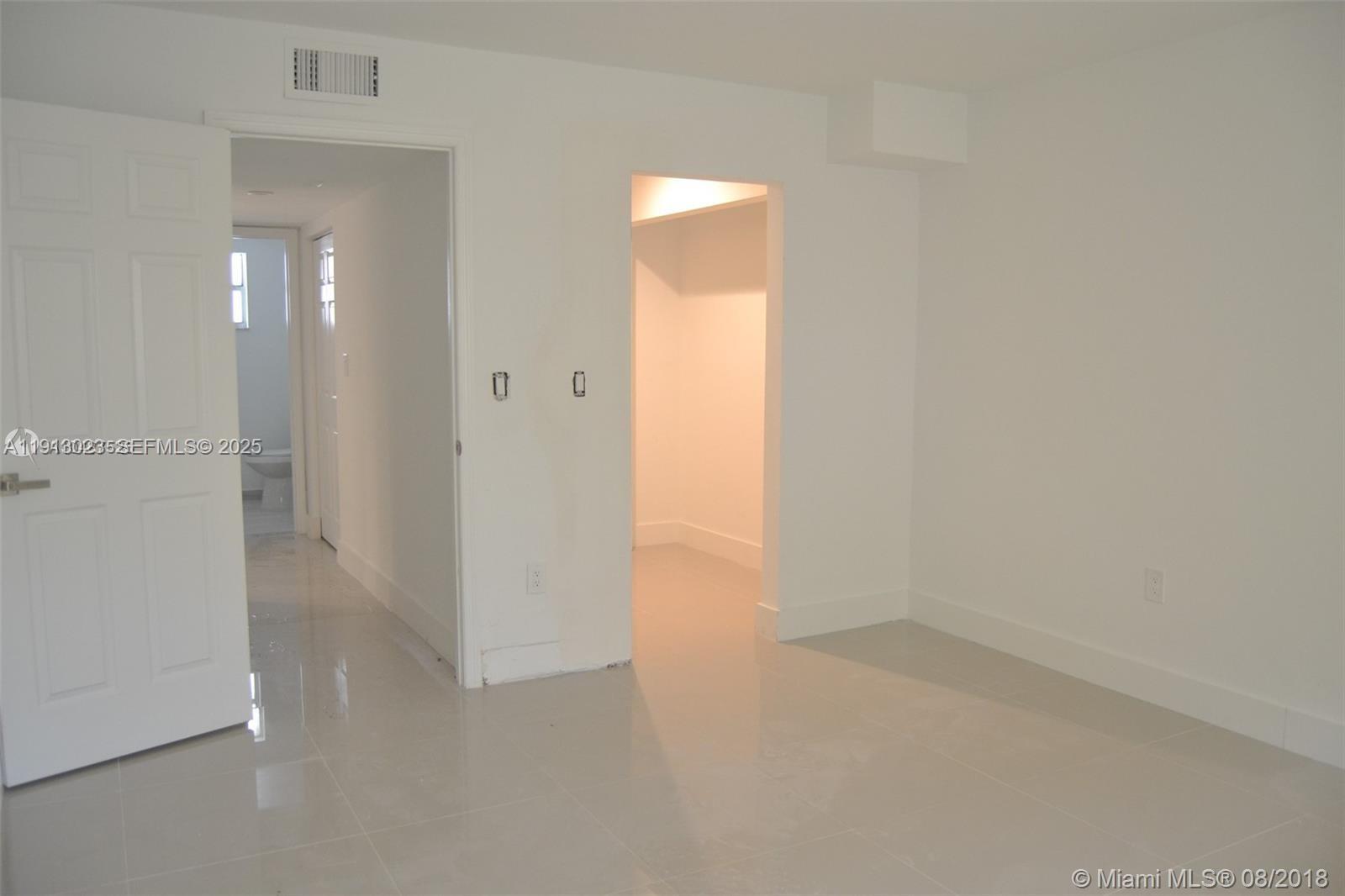 9375 Fontainebleau Boulevard