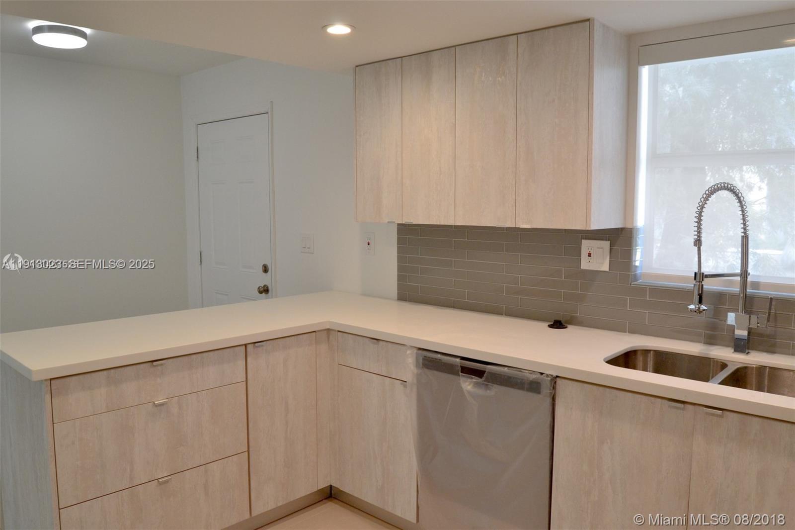9375 Fontainebleau Boulevard
