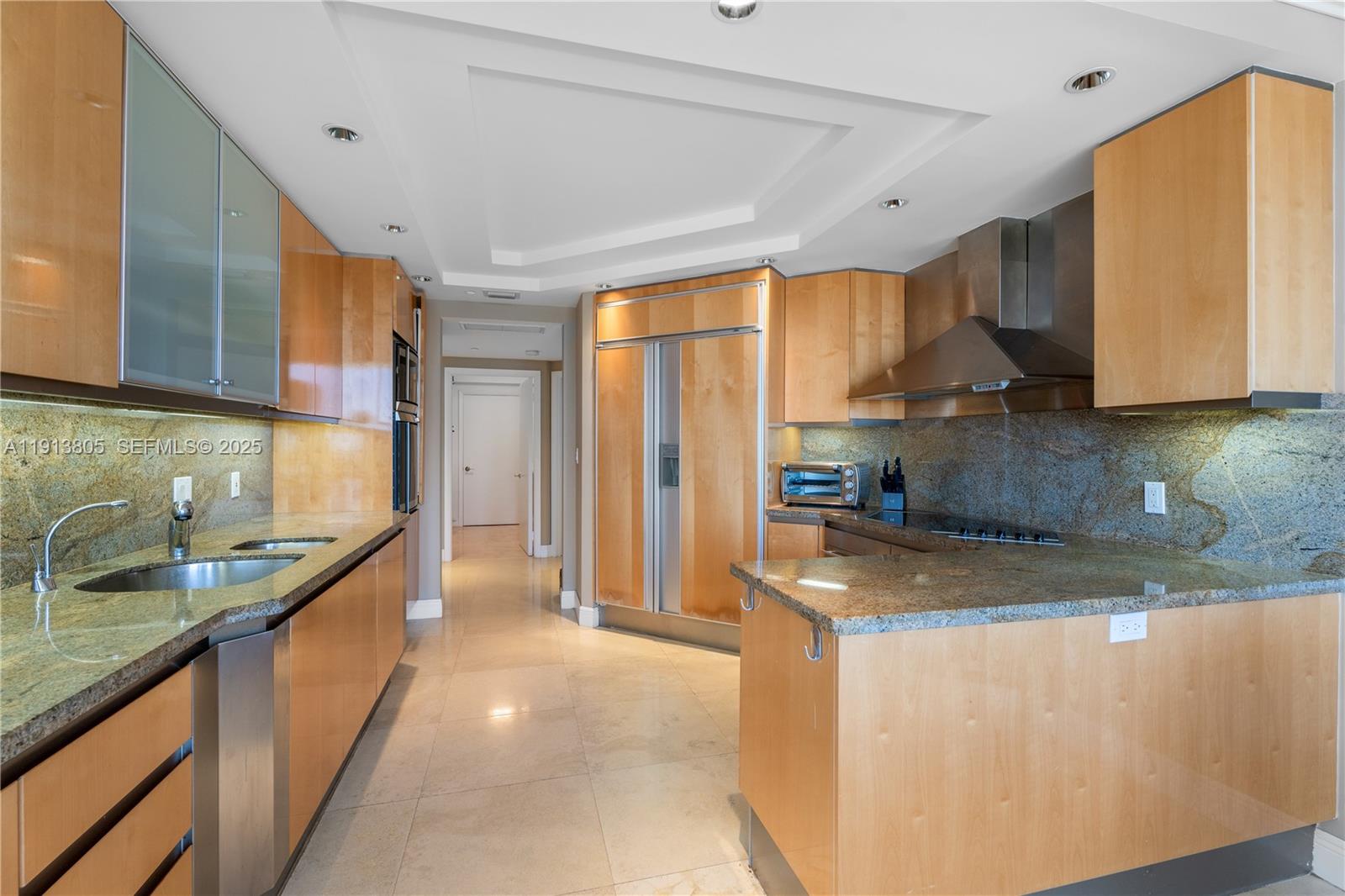 2600 Island Boulevard