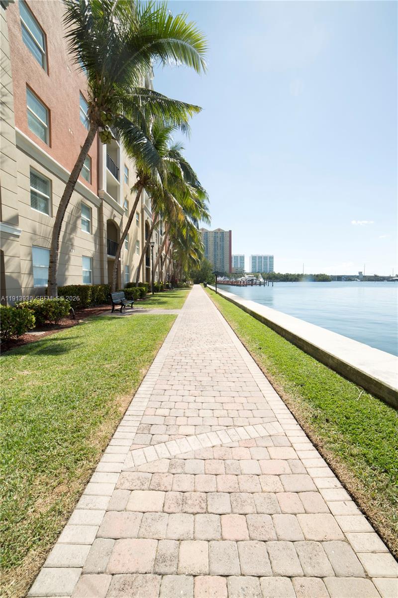 17100 N Bay Road