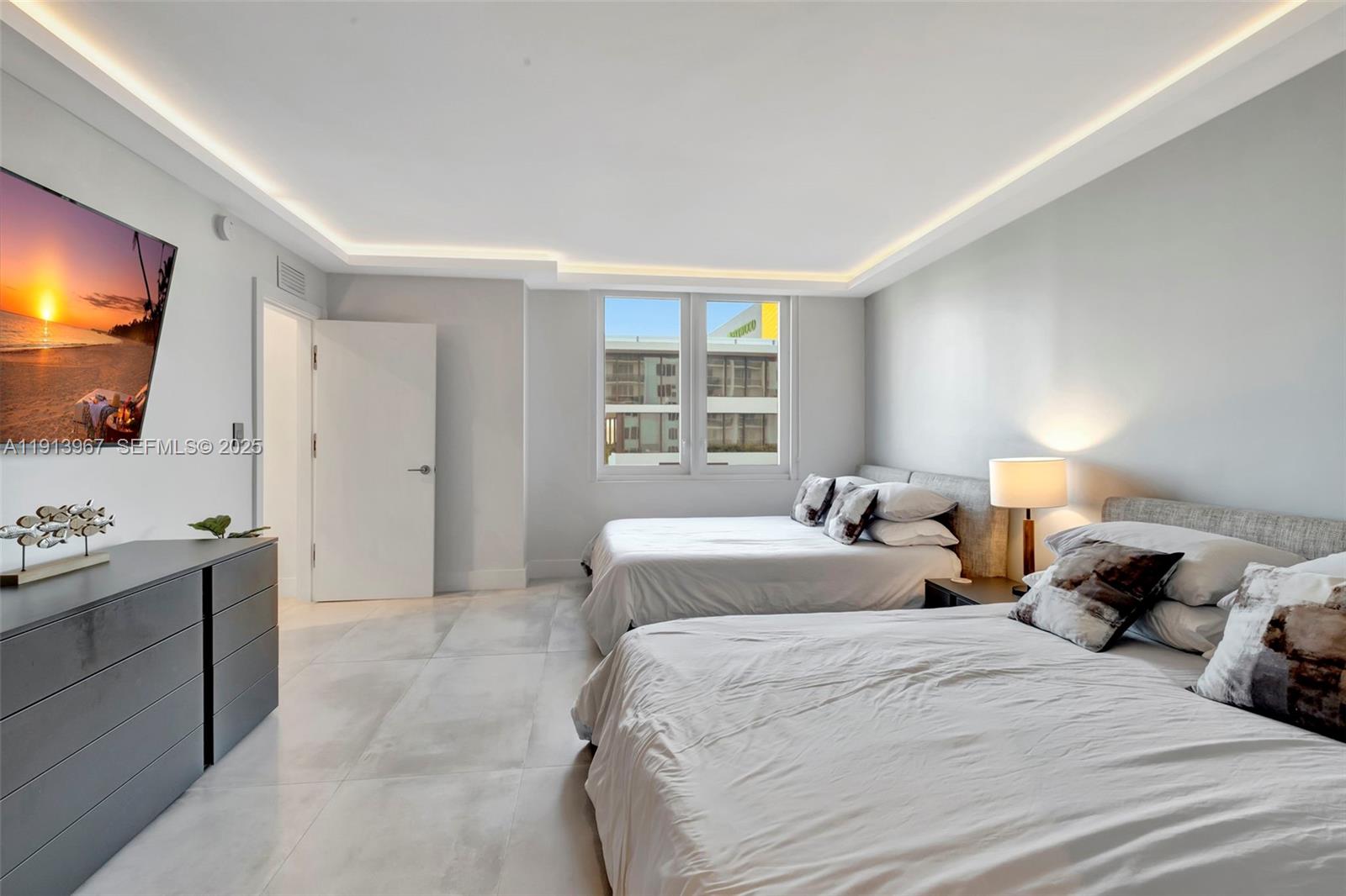 2301 Collins Avenue