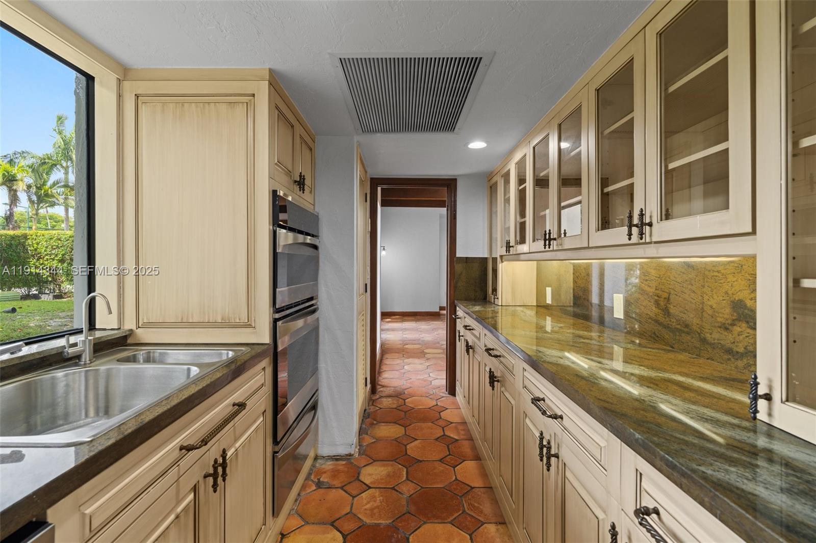 20215 W Oak Haven Circle