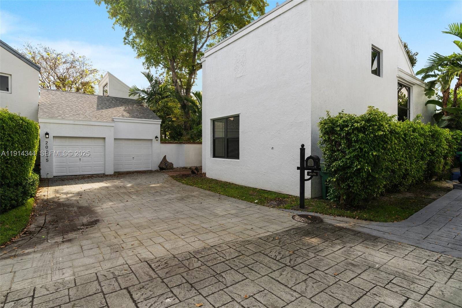 20215 W Oak Haven Circle