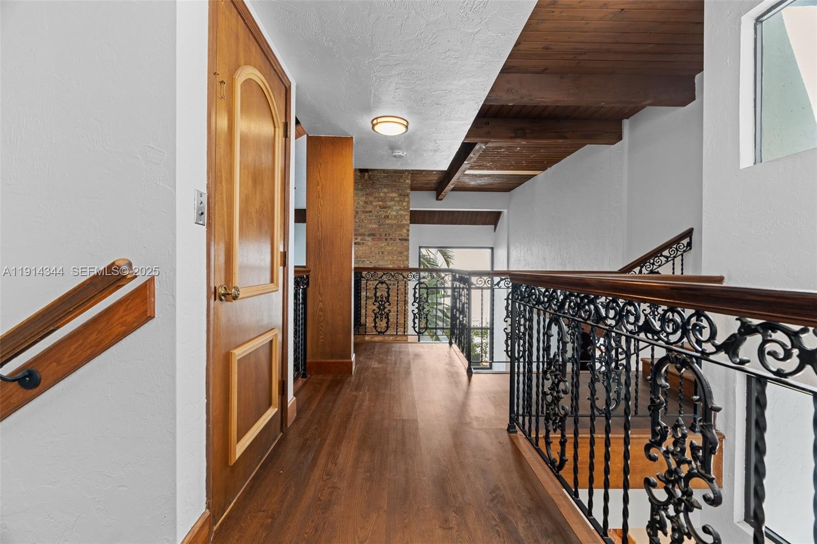 20215 W Oak Haven Circle