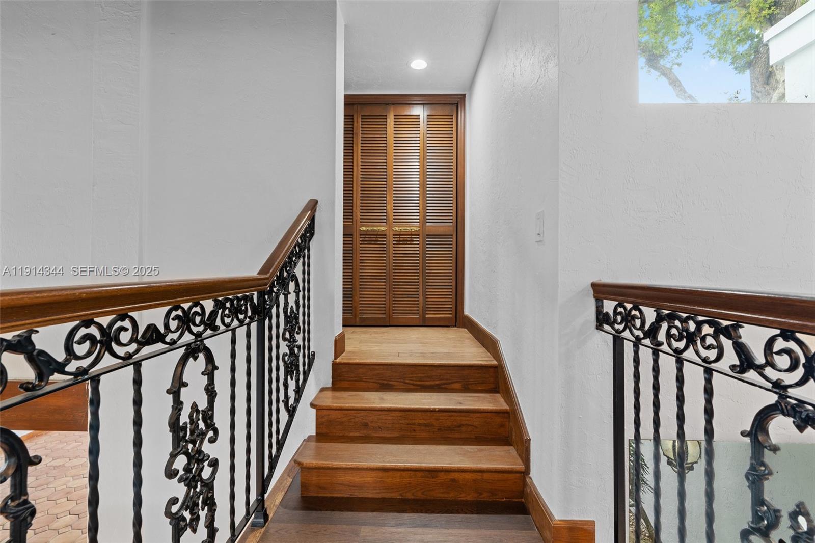 20215 W Oak Haven Circle