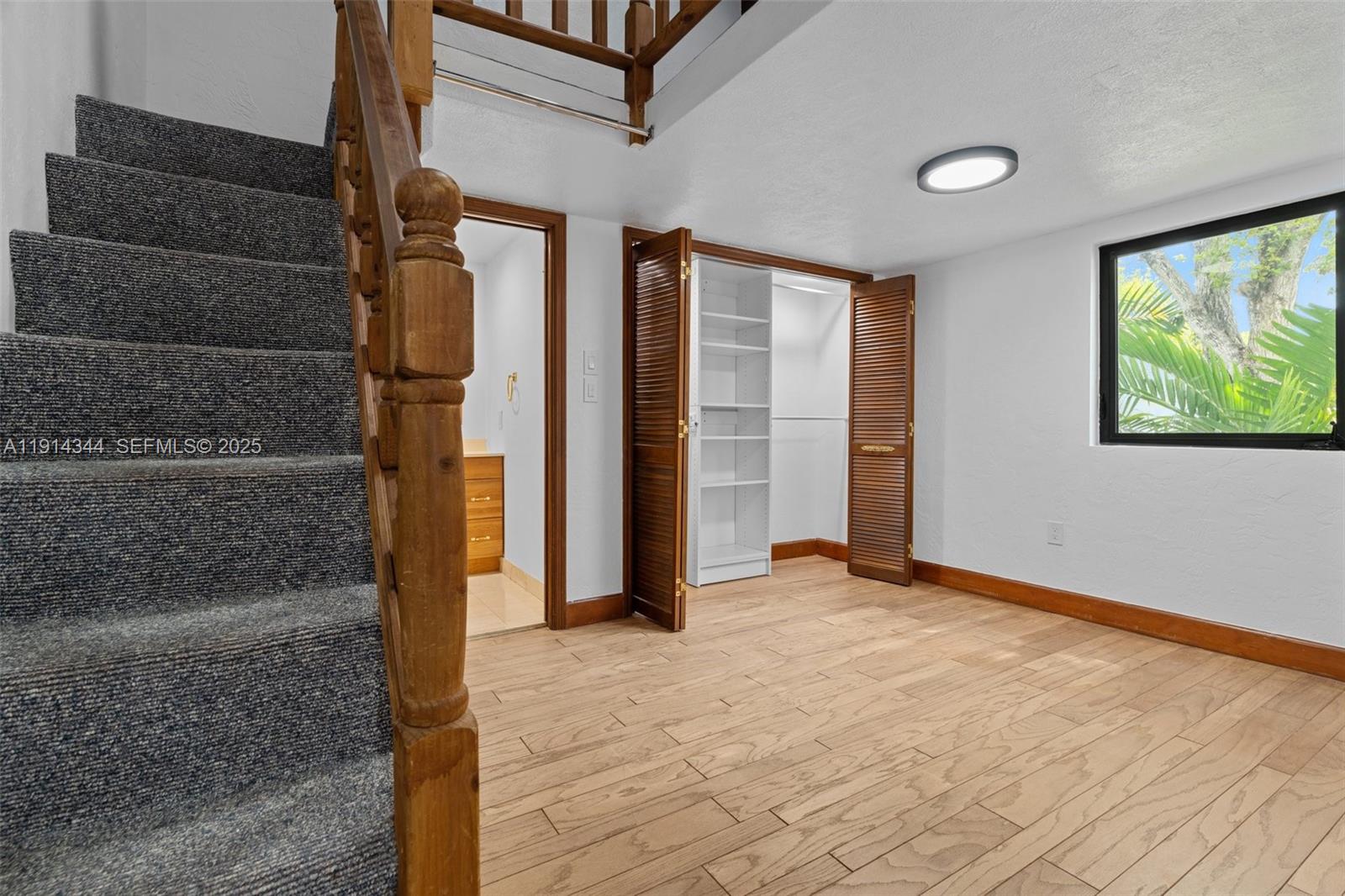 20215 W Oak Haven Circle
