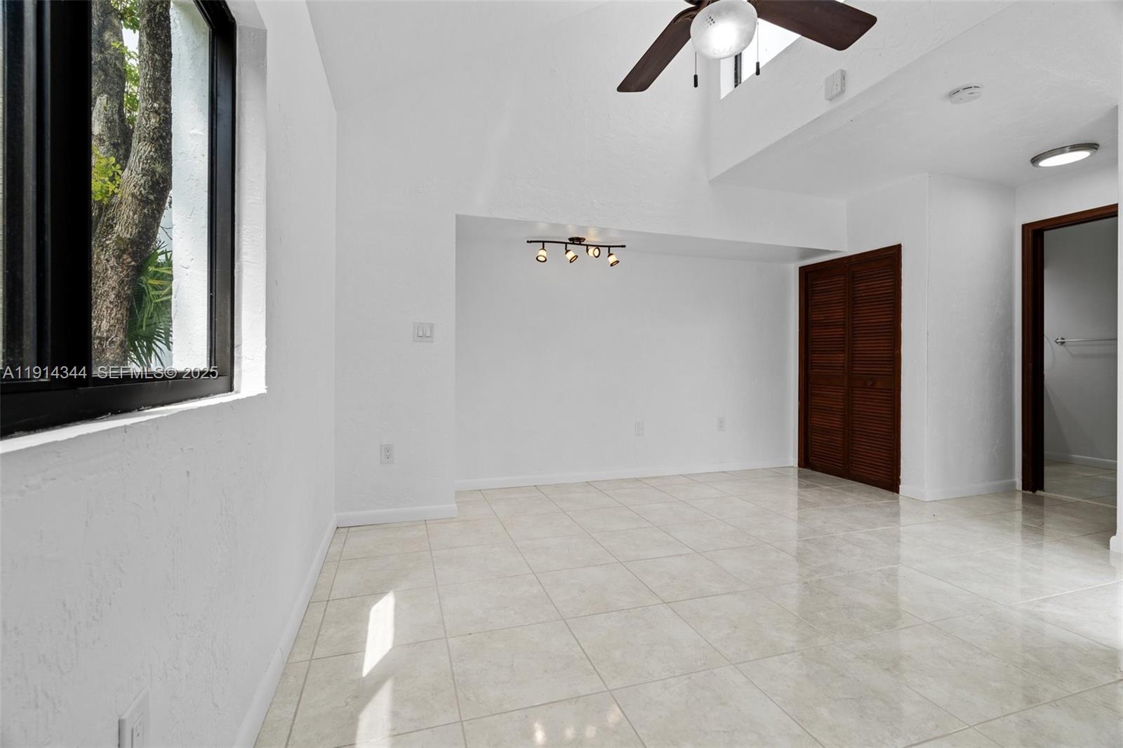 20215 W Oak Haven Circle