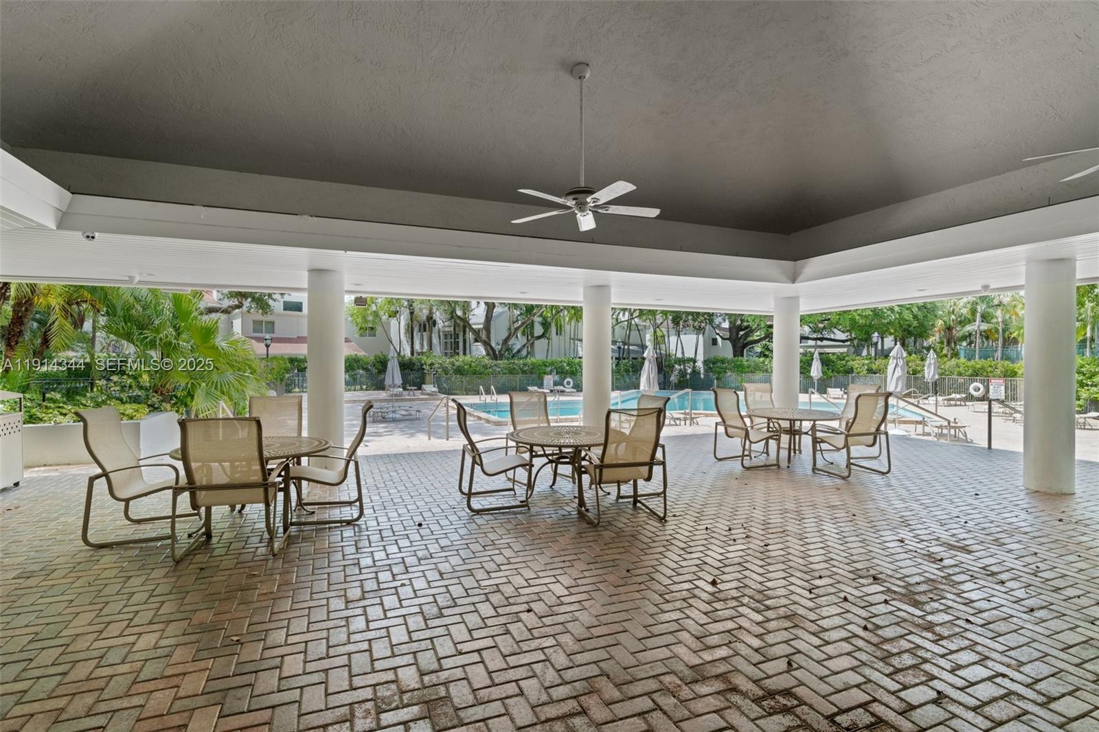 20215 W Oak Haven Circle
