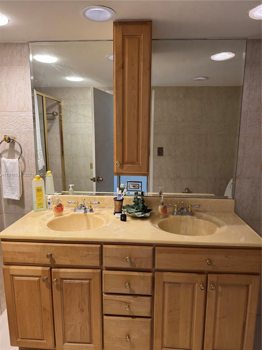 800 NE 195th Street
