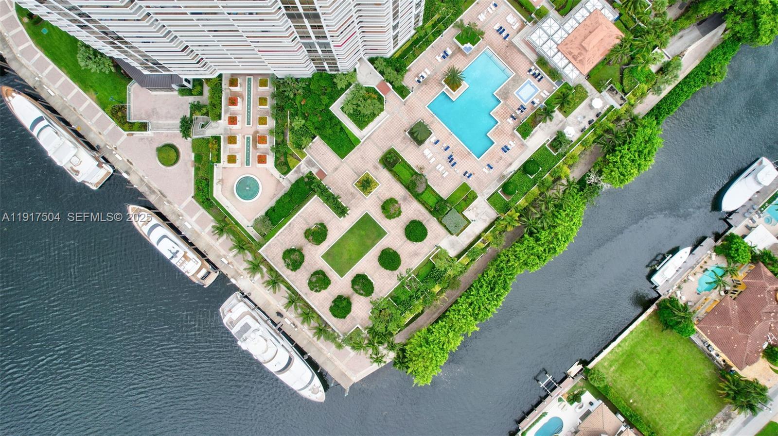1000 Island Boulevard
