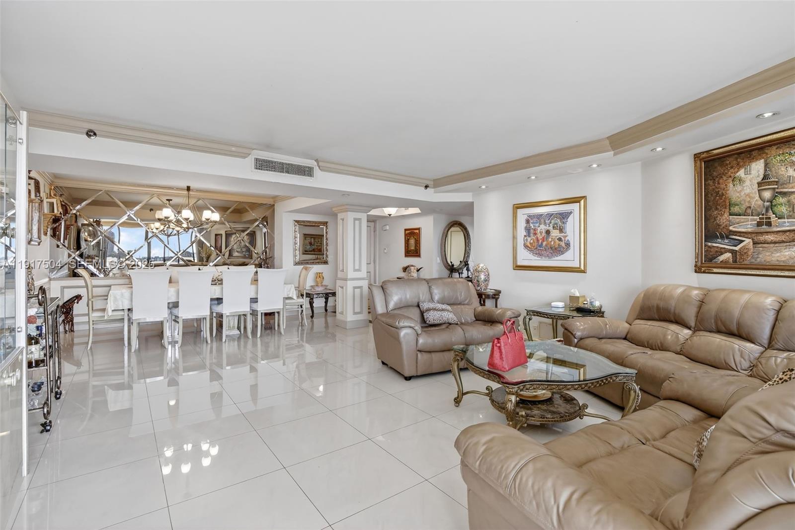 1000 Island Boulevard
