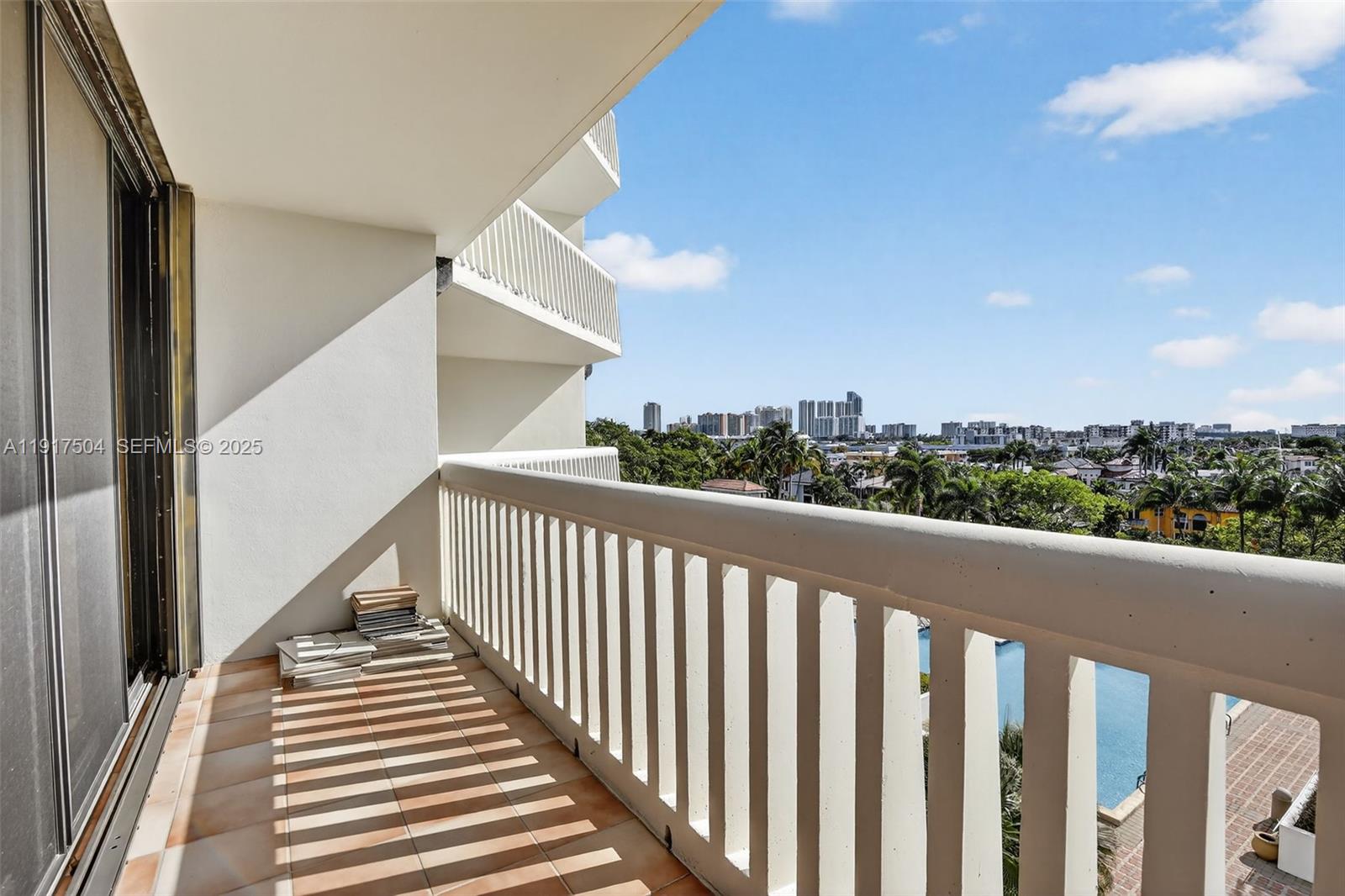 1000 Island Boulevard