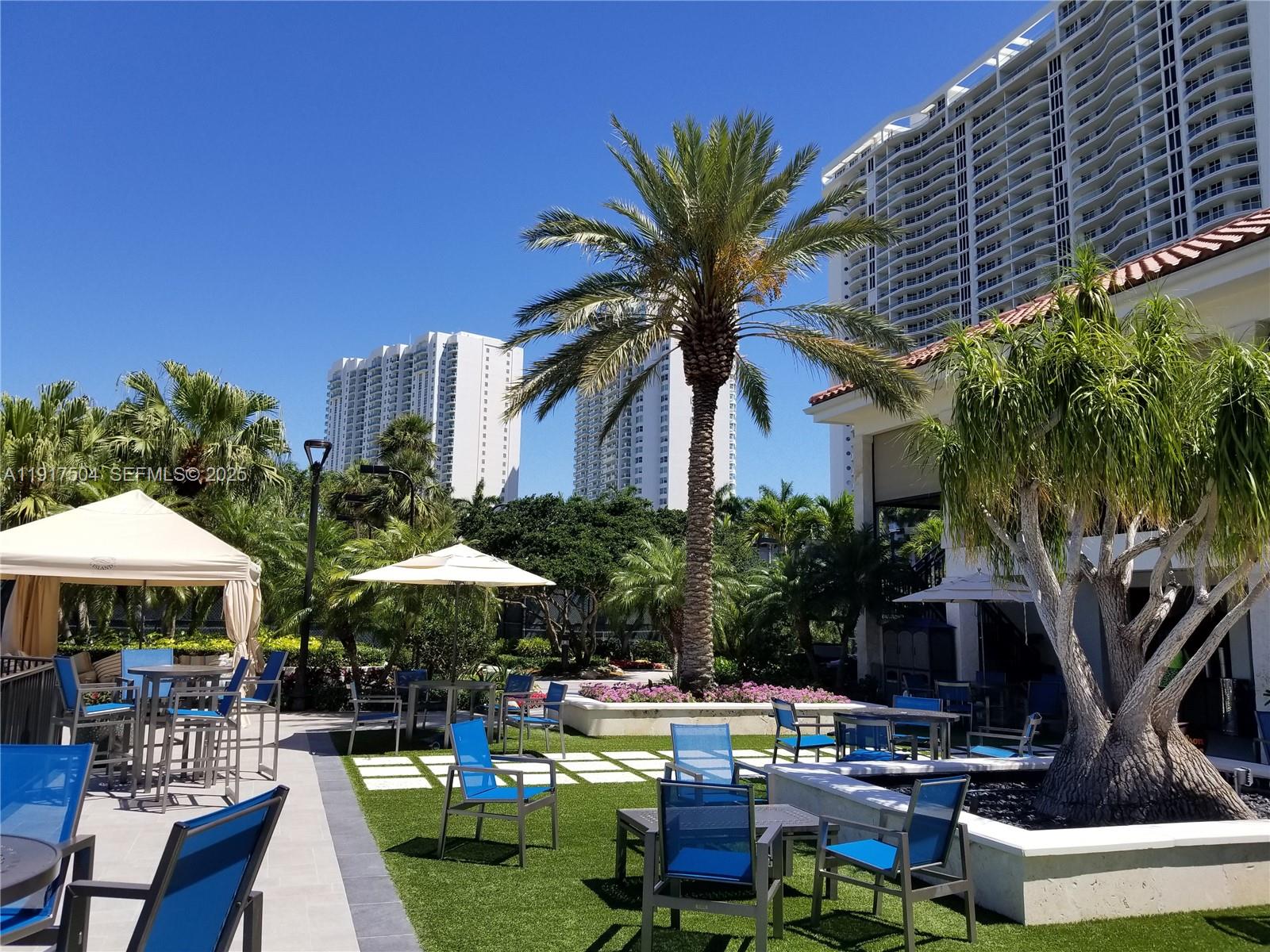 1000 Island Boulevard