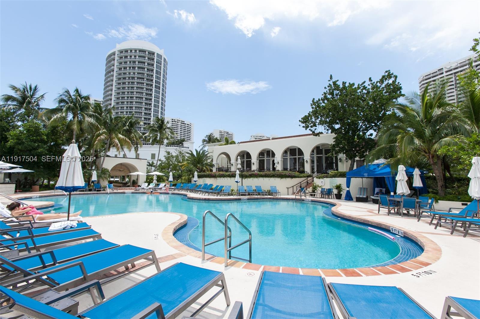 1000 Island Boulevard