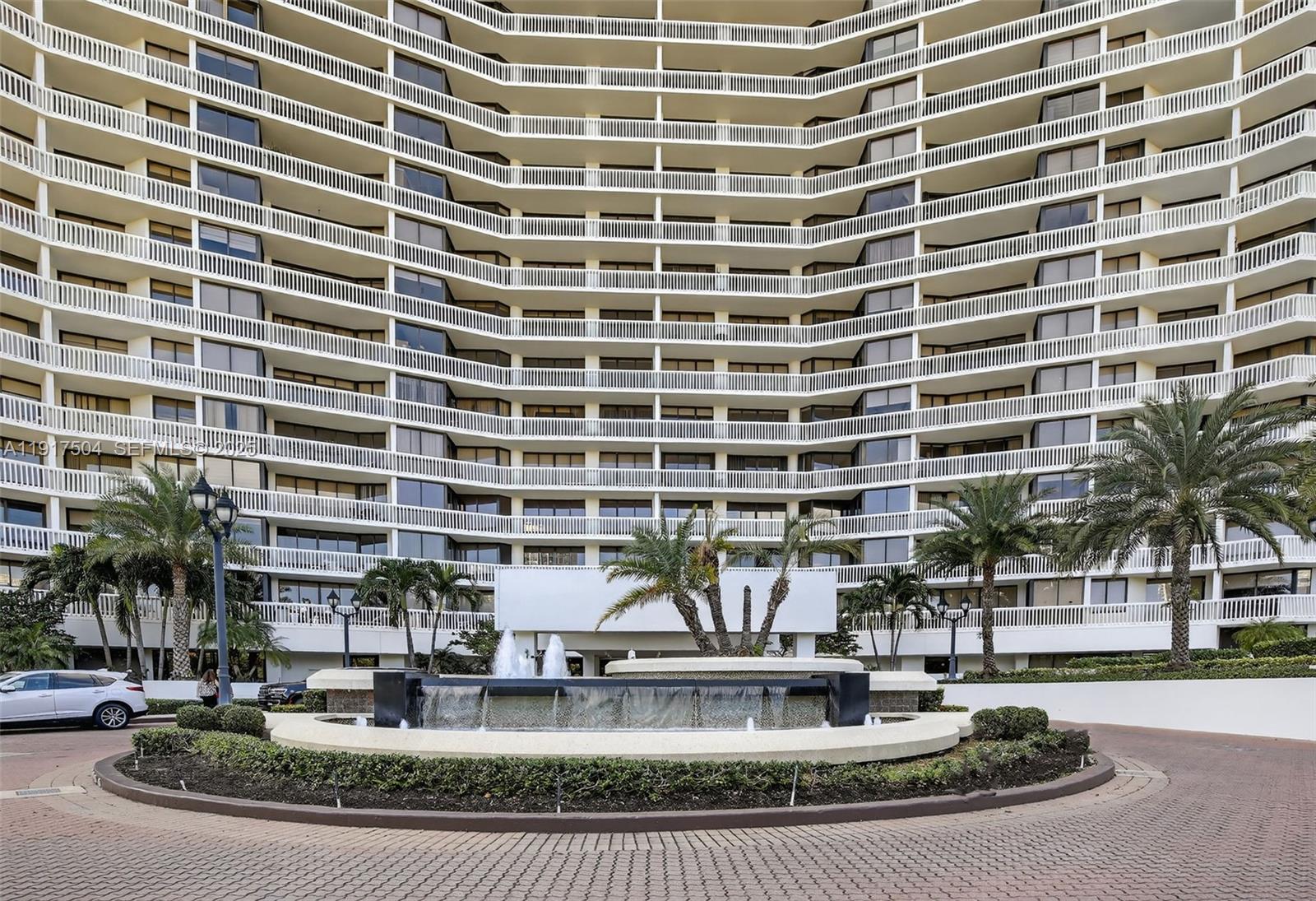 1000 Island Boulevard
