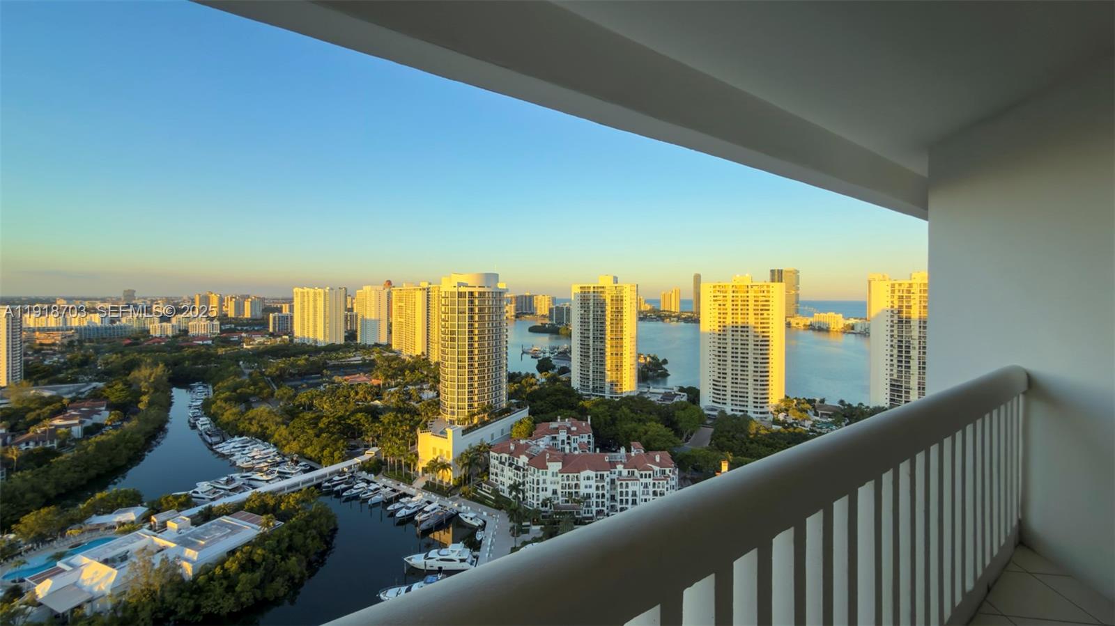 2000 Island Boulevard